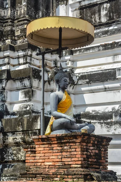 Eski tapınak Wat Mahathat 'da, Tayland' ın Ratchaburi ilinde bir ibadethane bulunmaktadır..