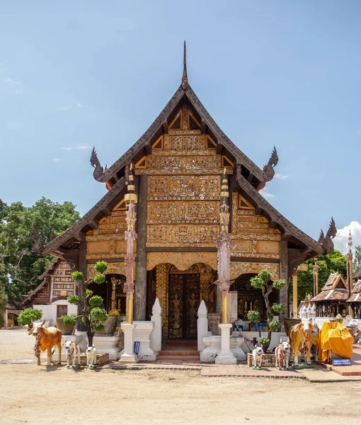 Wat Phra içerisinde Lampang Luang, Tayland 'ın kuzeyi Lampang' da yer alan bir Budist tapınağıdır..