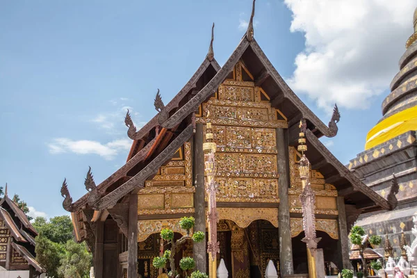 Wat Phra içerisinde Lampang Luang, Tayland 'ın kuzeyi Lampang' da yer alan bir Budist tapınağıdır..