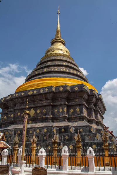 Wat Phra içerisinde Lampang Luang, Tayland 'ın kuzeyi Lampang' da yer alan bir Budist tapınağıdır..