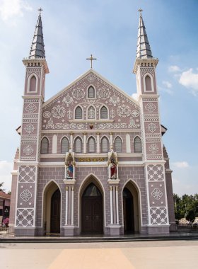 Kilise binası, özellikle Tayland 'ın Ratchaburi ilinde dini faaliyetler için kullanılan bir binadır..