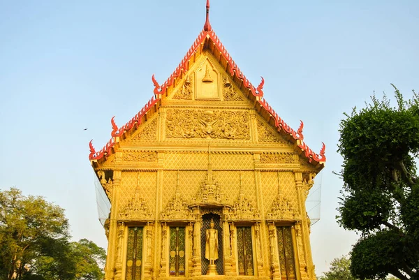 Dentro Wat Phra Sri Arn Magnífico Templo Decorado Com Estuque — Fotografia de Stock