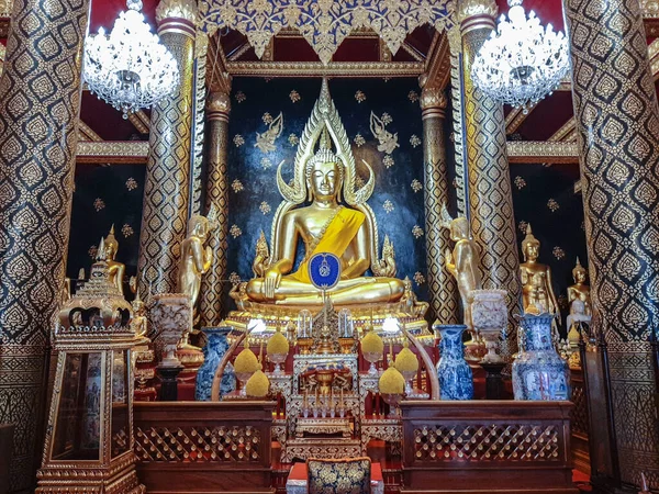 Buda Chinnarat Muy Hermosa Estatua Buda Wat Phra Rattana Mahathat —  Fotos de Stock
