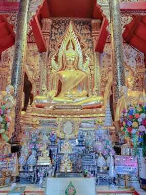 Wat Phra Si Rattana 'daki Buda heykeli Mahathat Phitsanulok, Tayland.