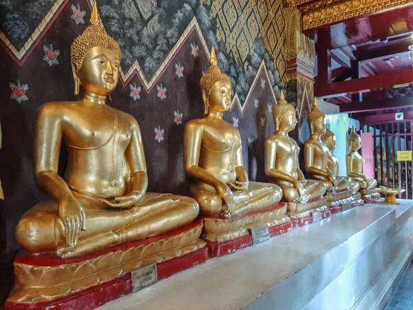 Wat Phra Si Rattana 'daki Buda heykeli Mahathat Phitsanulok, Tayland.