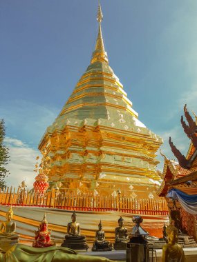 Wat Phra içinde Doi Suthep Tayland 'ın kuzeyinde Chiang Mai eyaletinde bir Budist tapınağıdır.. 