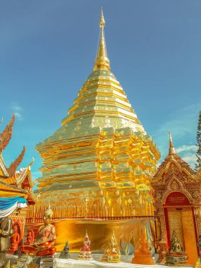 Wat Phra içinde Doi Suthep Tayland 'ın kuzeyinde Chiang Mai eyaletinde bir Budist tapınağıdır.. 