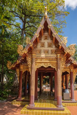 Wat Phra Singh Tayland 'ın kuzeyindeki Chiang Mai bölgesinde bulunan bir Budist tapınağıdır.. 