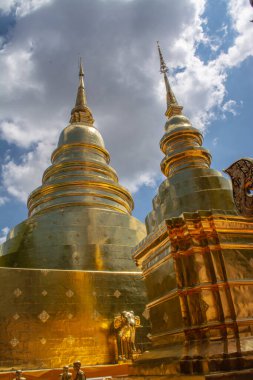 Wat Phra Singh Tayland 'ın kuzeyindeki Chiang Mai bölgesinde bulunan bir Budist tapınağıdır.. 