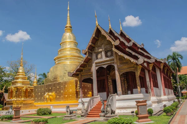 Wat Phra Singh Tayland 'ın kuzeyindeki Chiang Mai bölgesinde bulunan bir Budist tapınağıdır.. 
