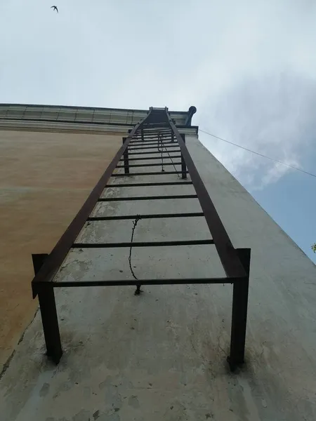 Velha Escada Para Céu — Fotografia de Stock