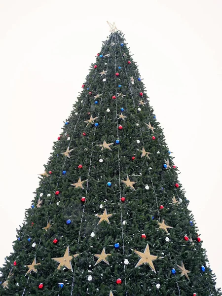Oyuncaklar Ile Süslenmiş Noel Ağacı — Stok fotoğraf