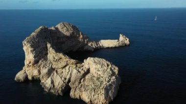 Santa Ines, İbiza 'daki Puertas del Cielo bölgesinin hava görüntüleri..