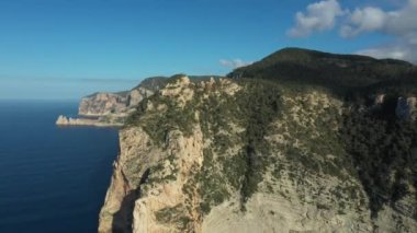 Santa Ines, İbiza 'daki Puertas del Cielo bölgesinin hava görüntüleri..