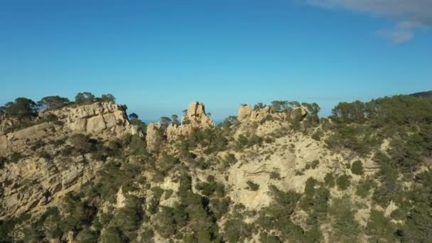 Luftaufnahme der Puertas del Cielo in der Stadt Santa Ines auf Ibiza. — Stockvideo