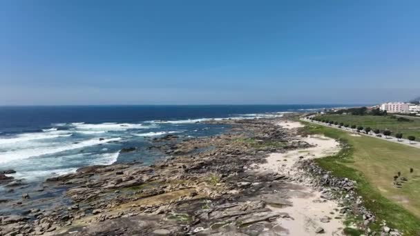 Portekiz Deki Rocky Sahili Havadan Çekilmiş Bir Video — Stok video