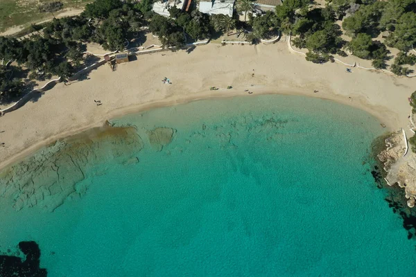Ibiza 'daki Cala Bassa' nın hava görüntüsü