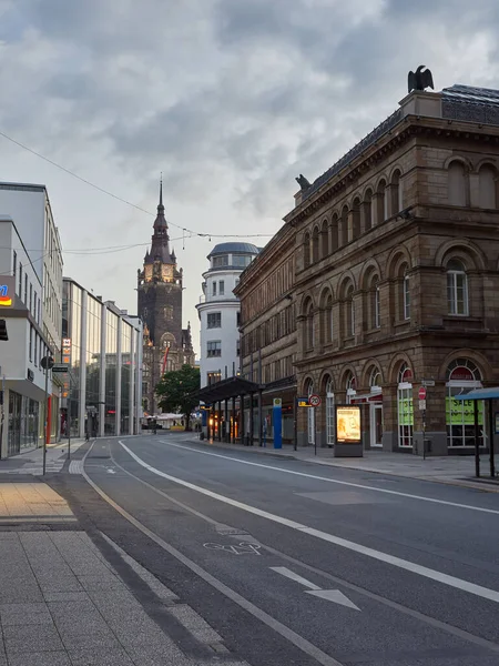 Wuppertal Niemcy Sierpnia 2021 Pusta Ulica Widokiem Ratusz Dzielnicy Elberfeld — Zdjęcie stockowe