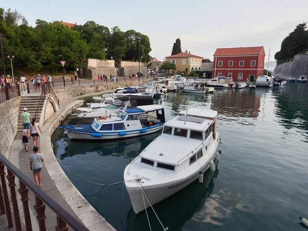 Zadar Chorwacja Lipca 2021 Przystań Jachtowa Przy Bramie Wjazdowej Starego — Zdjęcie stockowe