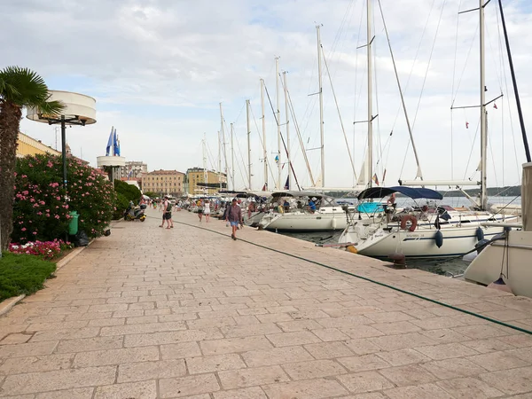 Sibenik Croatia July 2021 Seafront Promenade Yacht Marina Old Town — Stock Photo, Image