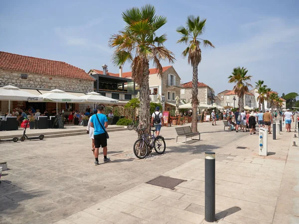 Jelsa Croatia July 2021 Old Town Promenade Full Tourists Resort — Stock Photo, Image