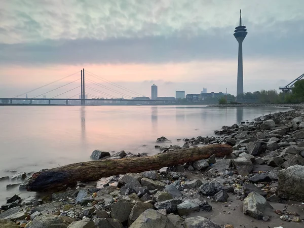 Salida Del Sol Orillas Del Río Rin Düsseldorf Vista Panorámica — Foto de Stock