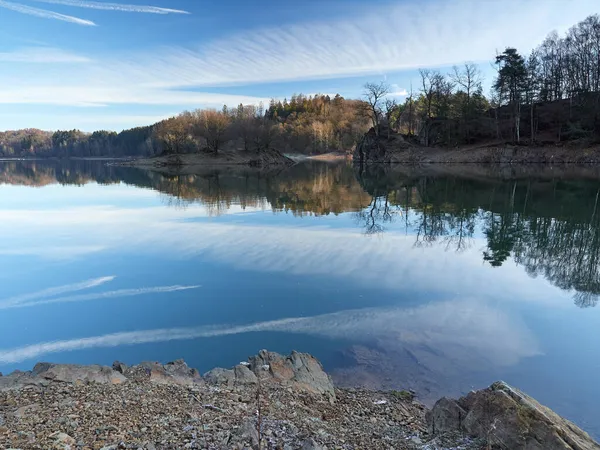 Enfoque Selectivo Embalse Wuppertalsperre Con Una Presa Río Wupper Entre —  Fotos de Stock