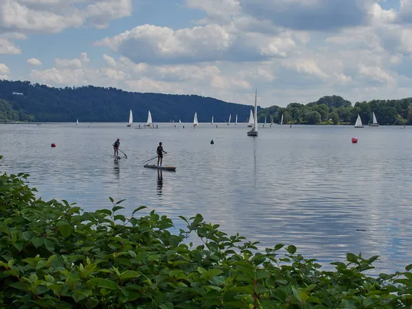 Essen Nrw Alemanha 2020 Baldeneysee Vista Lago Baldeneysee Navios Flutuantes — Fotografia de Stock