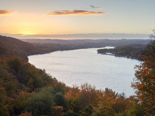Мбаппе Германия Вид Озеро Балденейзее Восходе Солнца Красивый Осенний Пейзаж — стоковое фото