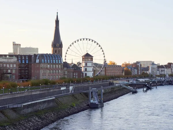 Vista Panorámica Ciudad Düsseldorf Desde Rin Alemania Skyline Del Casco — Foto de Stock