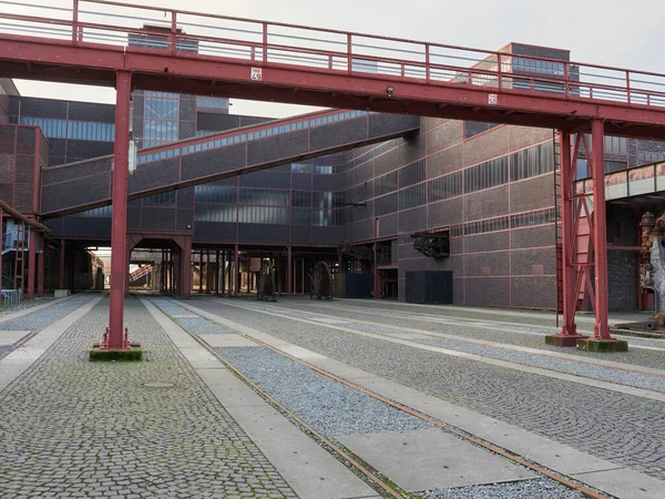 Essen, Almanya - 30 Ocak 2022: Zollverein madeni ve kokain fabrikası endüstriyel kompleksi. UNESCO Dünya Mirası Alanı. Müze olarak çalışıyor..