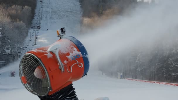 Boguszow Gorce Polen December 2021 Snökanon Som Producerar Snö Snöskottning — Stockvideo