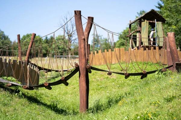 Dětské Hřiště Venkovské Oblasti Dřeva Železných Řetězů — Stock fotografie