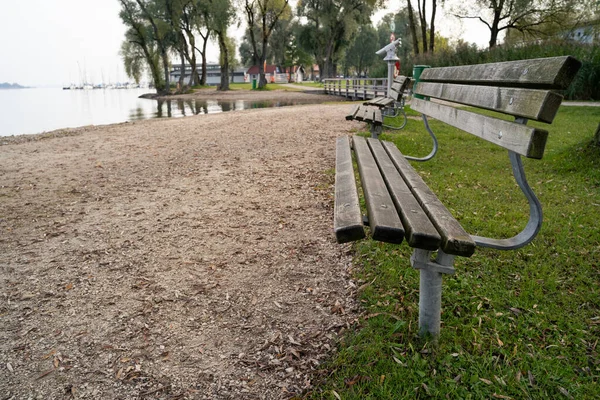 Bench Seats Overlooking Lake Morning — Foto de Stock