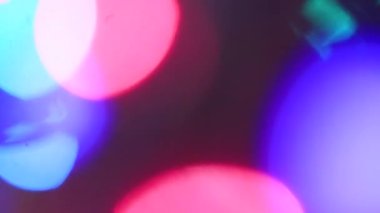 Bulanık noeller soyut renkli ışıklar parıldıyor. 