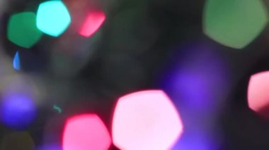 Bulanık Noel perisi, çok renkli ışıklar pırıl pırıl parlıyor. 