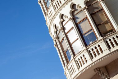 Vaftizci resepsiyonu aile için dini kutlama pastası hazırladı.