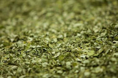 Moringa yapraklarını, ağaçlarını, çiftliğini, beslenme düzenini kapat.