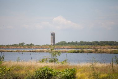 Karides çiftliğindeki gözetleme kulesi Guayaquil Ekvator muhafızları