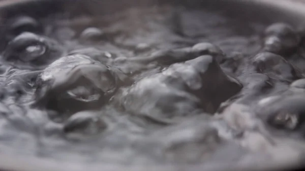 Yüzey kaynayan su makrosunu kapat