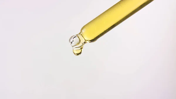 Dropper Met Gele Groene Olie Druppel Cbd Medische Chemie Geraffineerd — Stockfoto