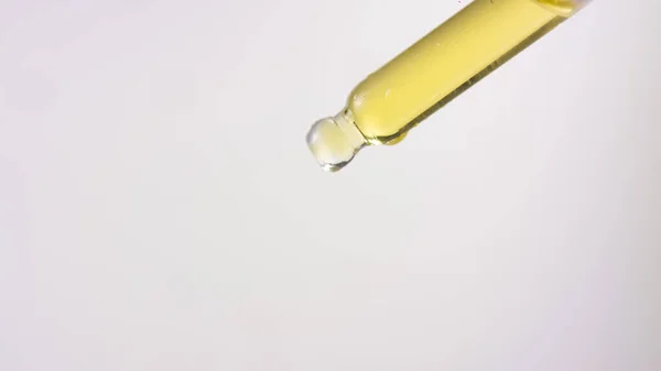 Gotero Con Gota Aceite Verde Amarillo Cbd Química Médica Extracto — Foto de Stock