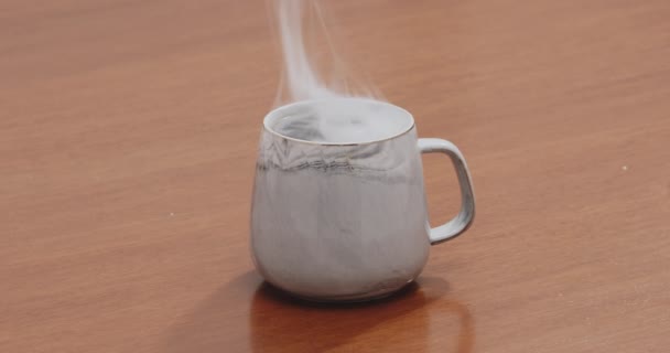 黑咖啡慢动作热咖啡转盘 — 图库视频影像