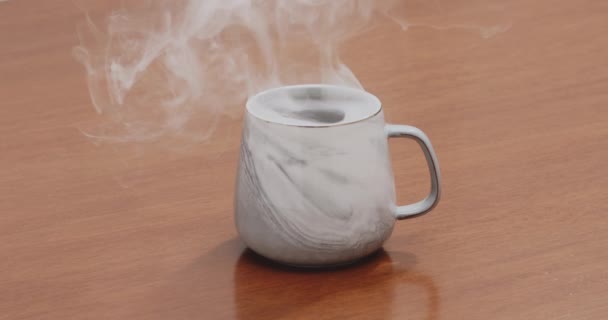 Rauchen Tasse Schwarze Spezialität Kaffee Zeitlupe Heißen Kaffee Wirbel — Stockvideo
