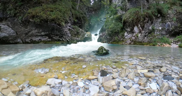 Waterfall Flows Very Strongly Sea Waterfall Flows Strongly Rainforest — Stock Photo, Image