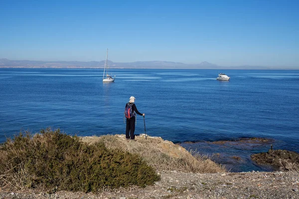 Vandrer Tabarca Med Havet Bakgrunnen Alicante Spania – stockfoto
