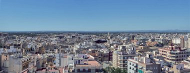 Santa Mara Bazilikası 'nın tepesinden Elche şehri panoraması. Elche, Alicante, İspanya 'da.