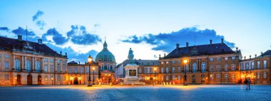 Kopenhag, Danimarka 'da mavi saatte Amalienborg