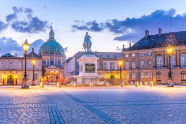 Kopenhag, Danimarka 'da mavi saatte Amalienborg