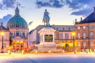 Kopenhag, Danimarka 'da mavi saatte Amalienborg